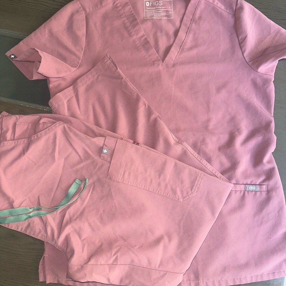 FIGS pink scrub set
